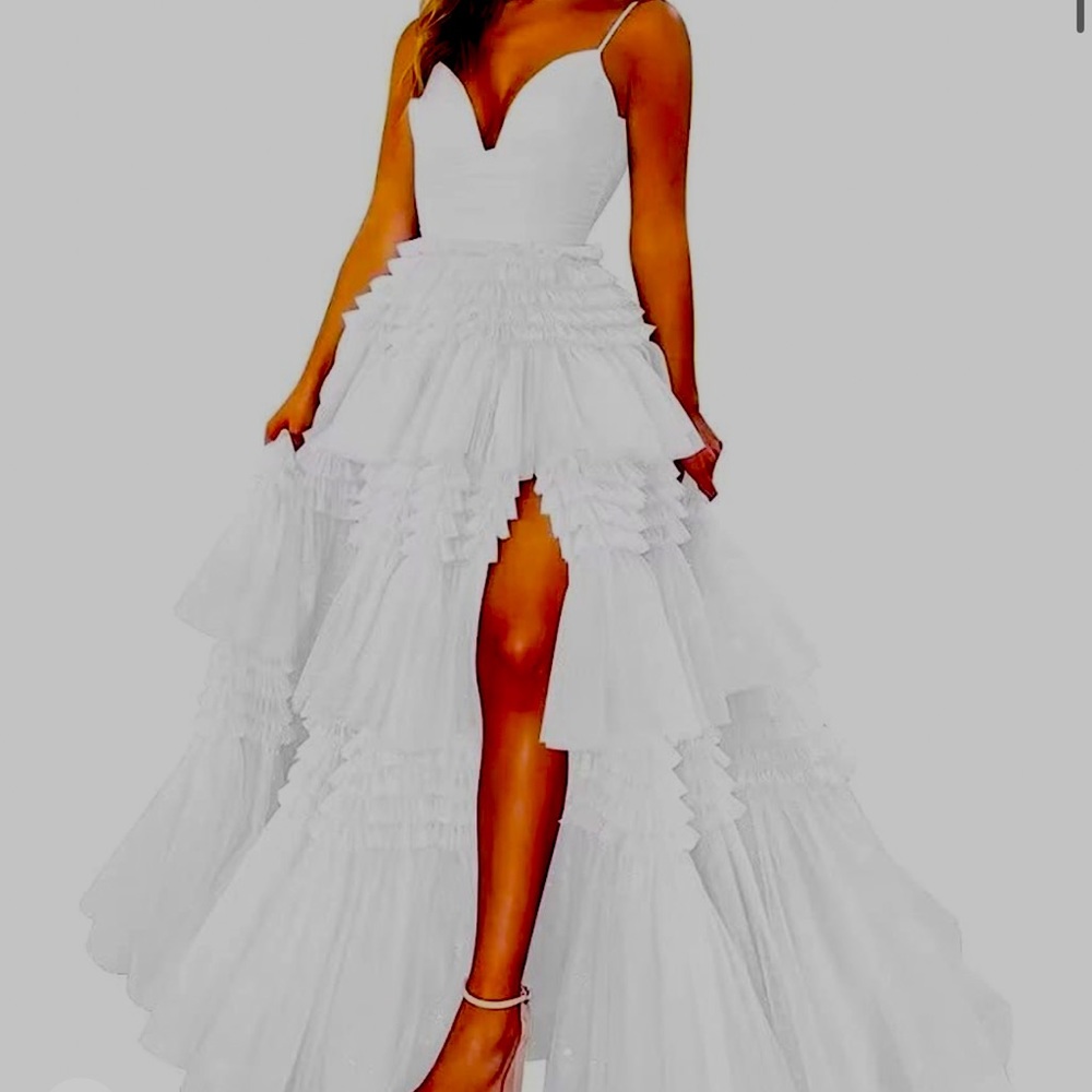 Never worn spaghetti strap tiered tulle dress